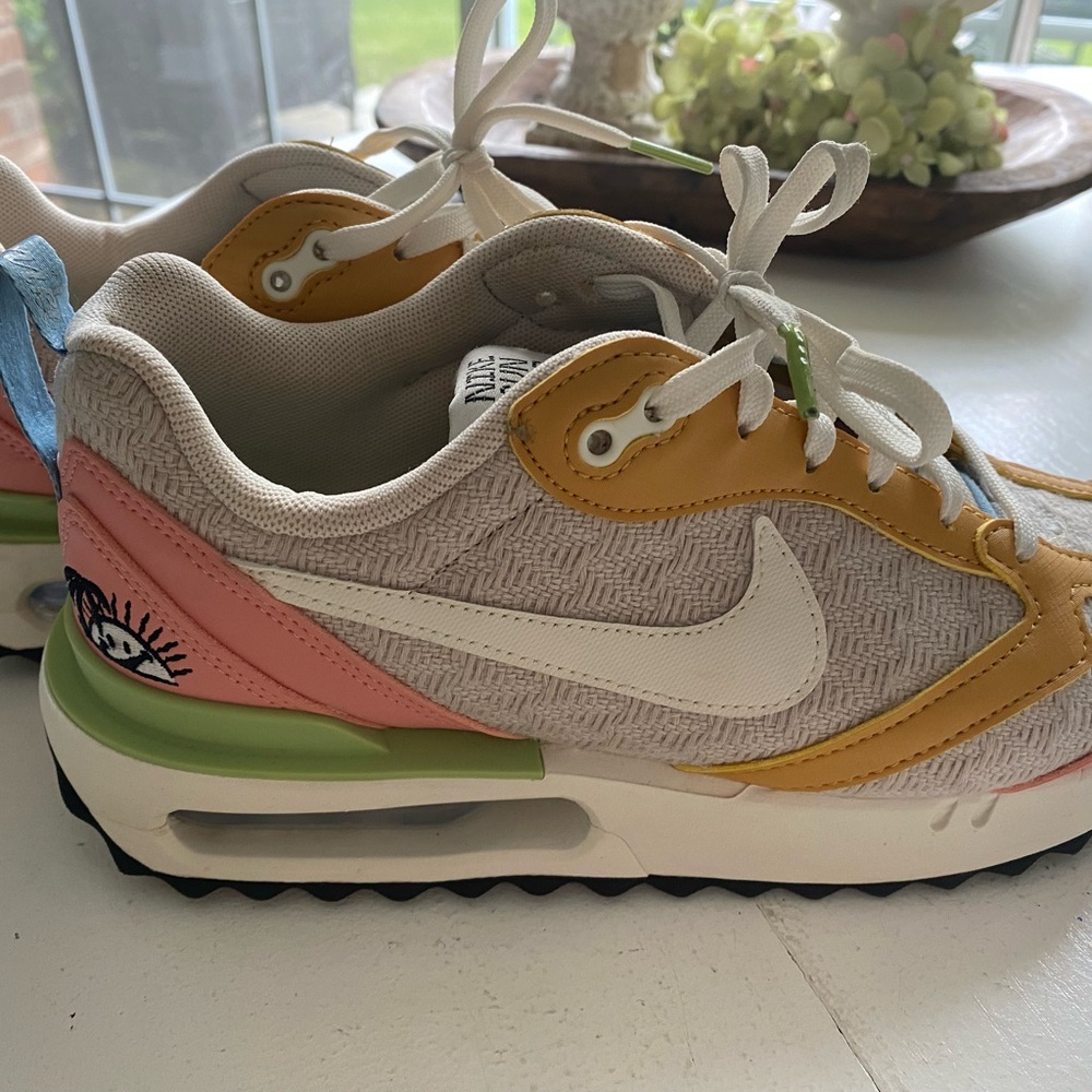 Nike Sun Club shoes. Hard to find